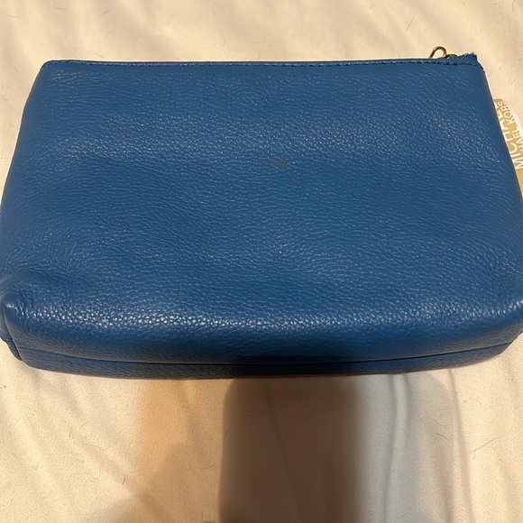 NWT Michael Kors Leather Travel Case - Picture 4 of 6